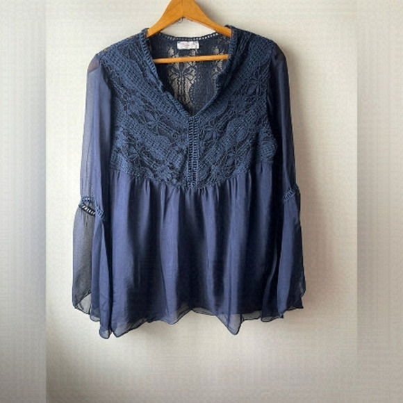 𝅺bellambia Italian silk blend navy blue bohemian bell sleeve crochet blouse med - Picture 1 of 9